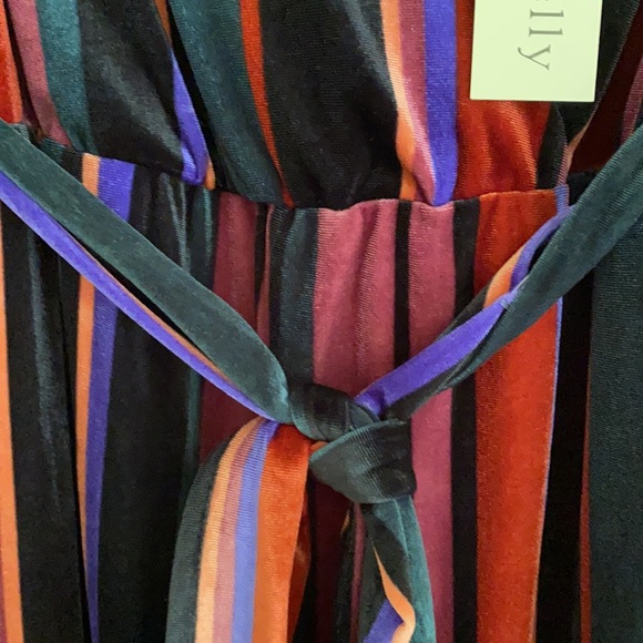 Jumpsuits - Picture 3 of 4